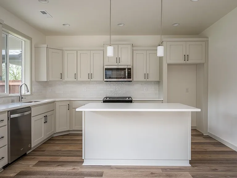 13529 NE 109th Way — Photo 7