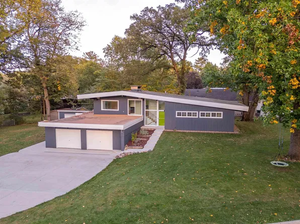 2620 Ashland Ave, Cedar Falls, IA 50613