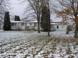 17130 Featherstone Rd, Constantine, MI 49042