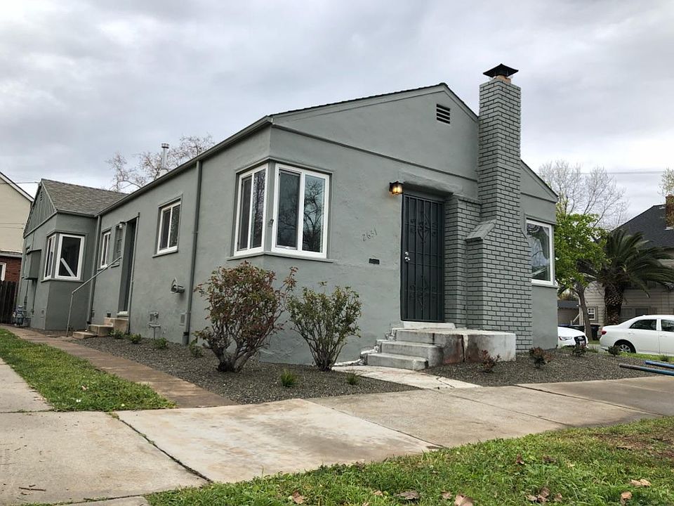 house elevation from T