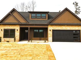 271 Ridge Rd, Wellford, SC 29385