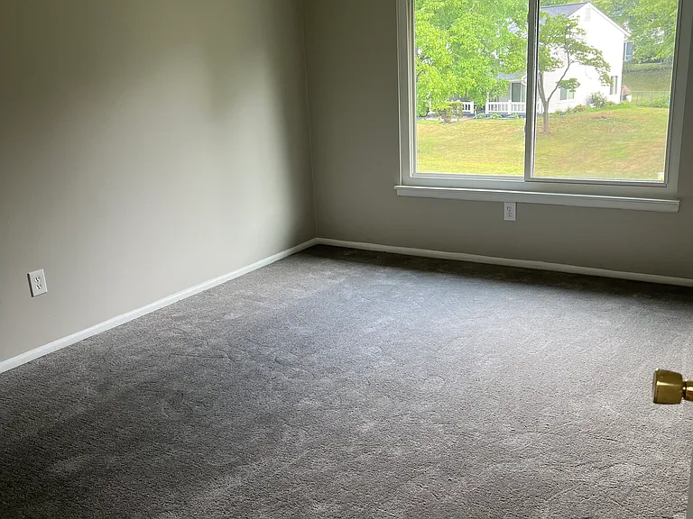 1813 Plymouth Ct — Photo 15