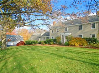 28 Grand Pl, Newtown, CT 06470