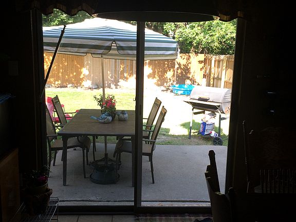 2nd image of 217 Niagara Falls Dr
