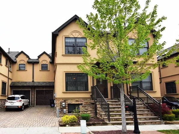 50 Perona Ln, Staten Island, NY 10308