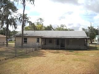 3rd image of 4095 Willow Dr