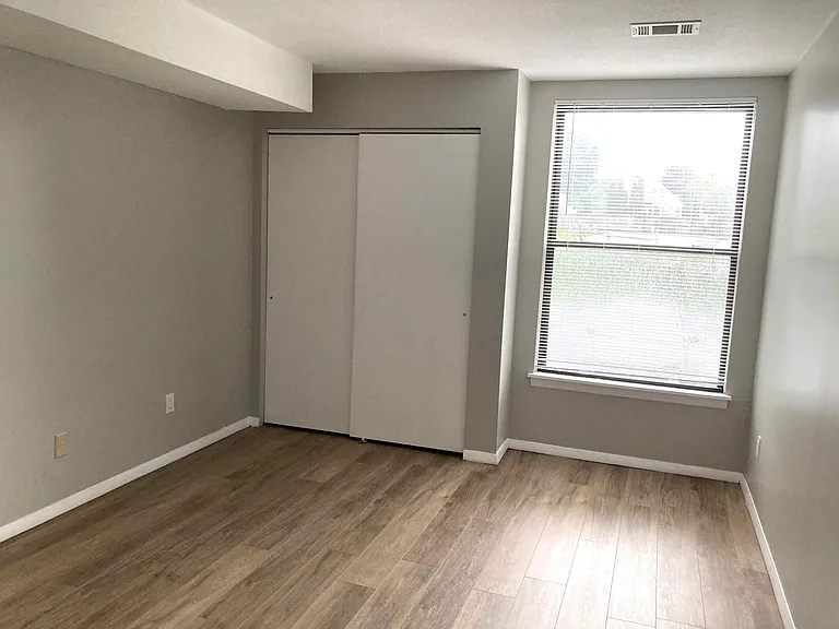 48 Shrewsbury Green Dr #E — Photo 7