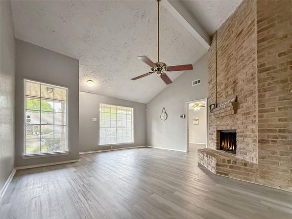19411 Lazy Valley Dr, Katy, TX 77449