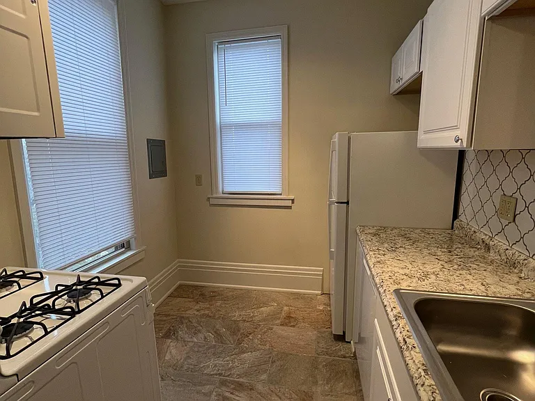 2360 Auburn Ave #5 — Photo 19