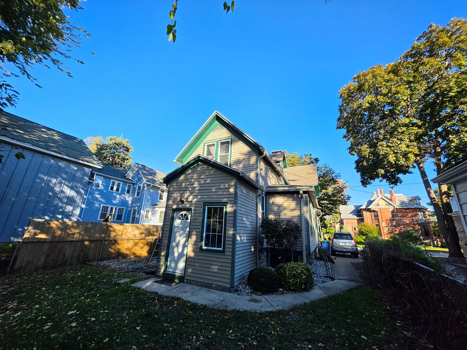 3 bed, 1.5 bath, 1449 sqft, $1,400 — Photo 4