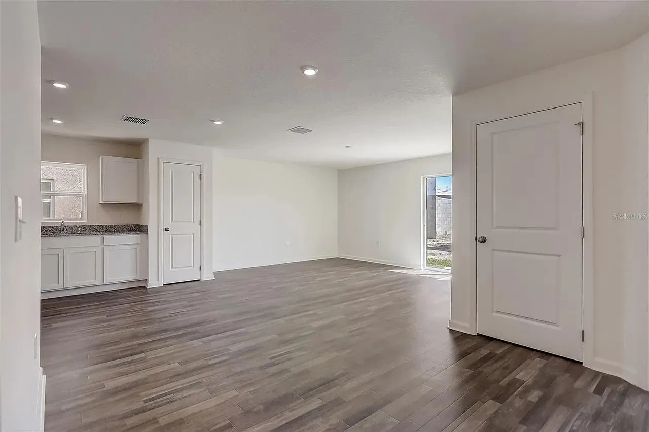 NICE 3 Beds 2 Baths house in Sumterville — Photo 4