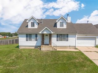 501 NW Hunter Dr, Blue Springs, MO 64014