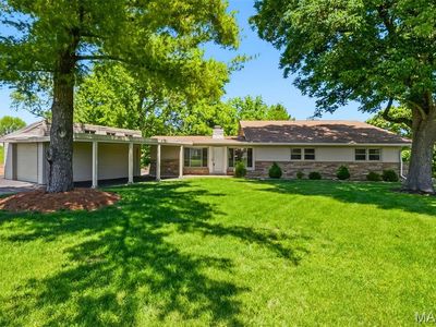 12125 Old Saint Charles Rd, Bridgeton, MO, 63044