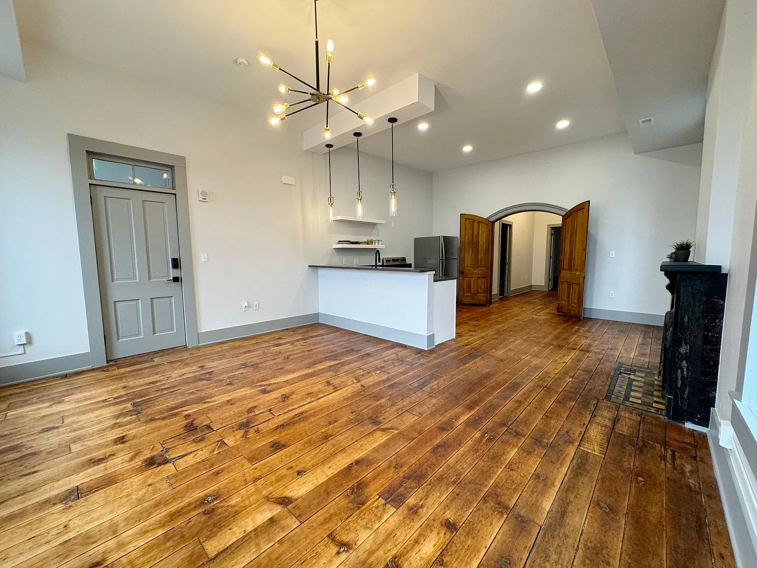 1 bed, 1000 sqft, $1,060 — Photo 3