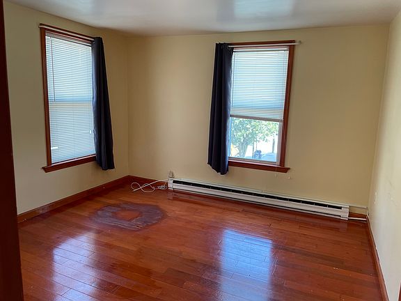 5th image of 148 Main St Unit 1