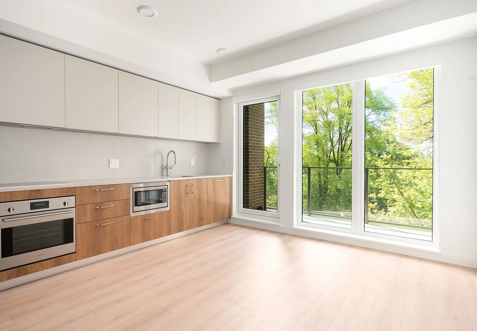 1 bed, 518 sqft, $2,100 — Photo 2