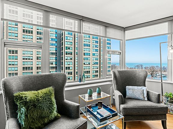 5th image of 525 W Hawthorne Pl APT 1208