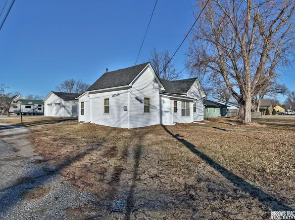 371 Pleasant St, Greenwood, NE 68366