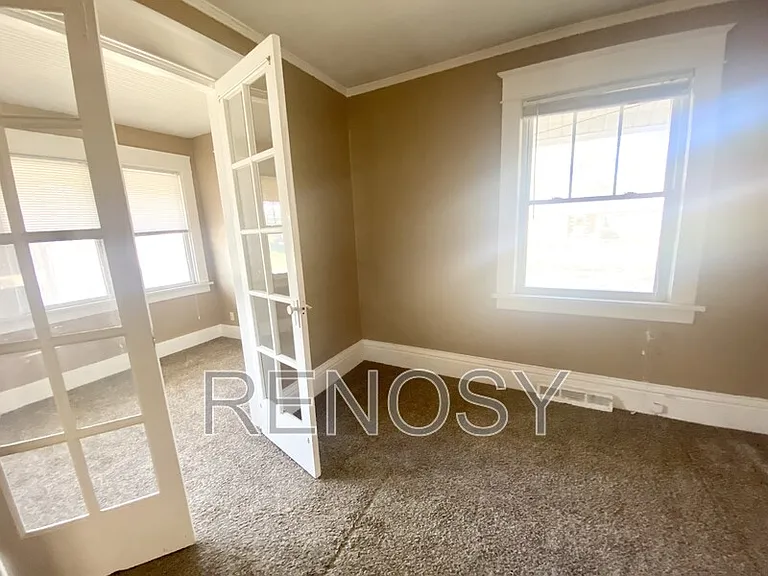 1829 48th St — Photo 10