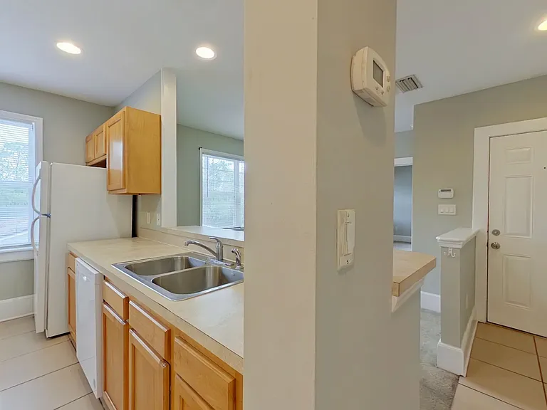 Dellwood Avenue 2920 — Photo 12