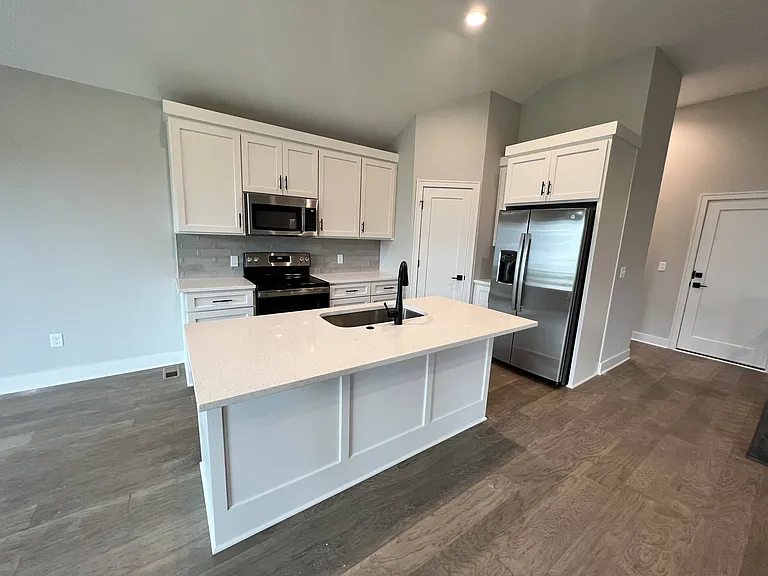 1401 SW Heartwood Ter — Photo 4