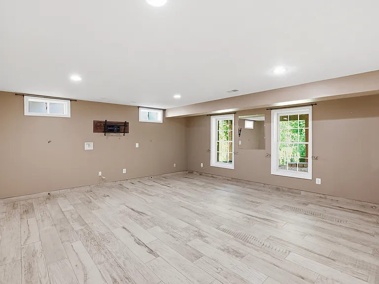 5767 Bush Hill Dr — Photo 44