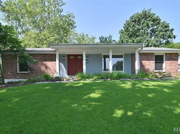 313 Wildforest Dr, Ballwin, MO 63011