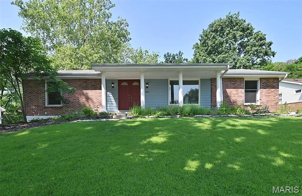 313 Wildforest Dr photo 1