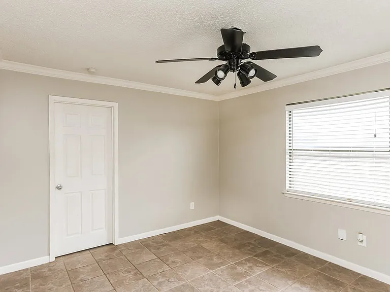 7404 Cheryl Ct — Photo 10