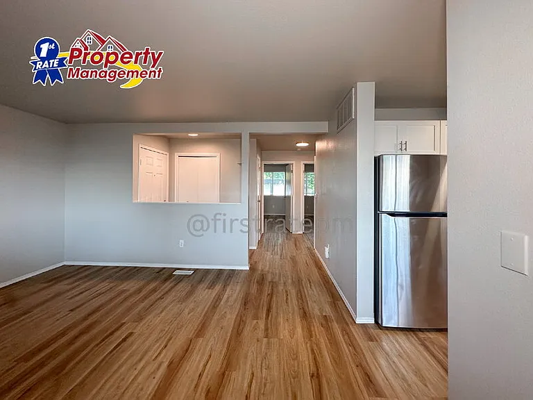 4824 W Blodgett Ln #202 — Photo 5