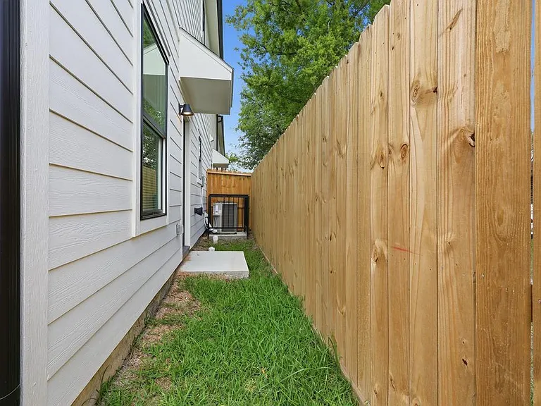 4723 Mallow St — Photo 27