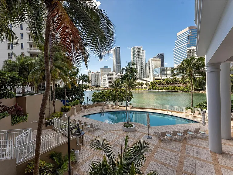 801 Brickell Key Blvd #L01 — Photo 8