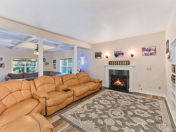 4th image of 2401 Westwood Dr