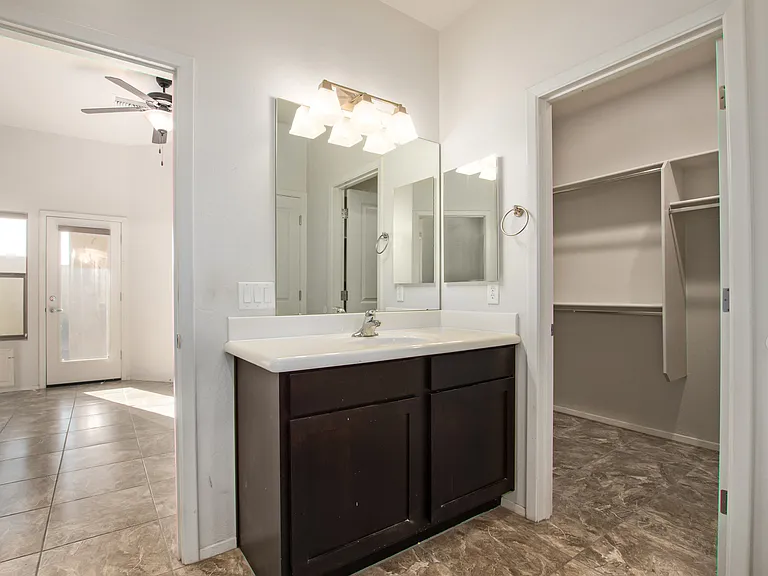 Main bathroom #2