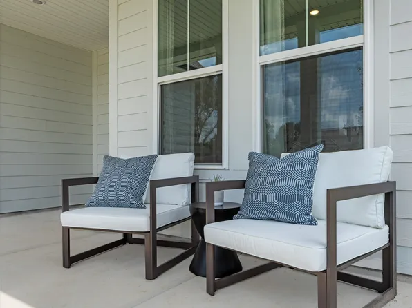 1405 Charles Dr, Chapel Hill, TN 37034