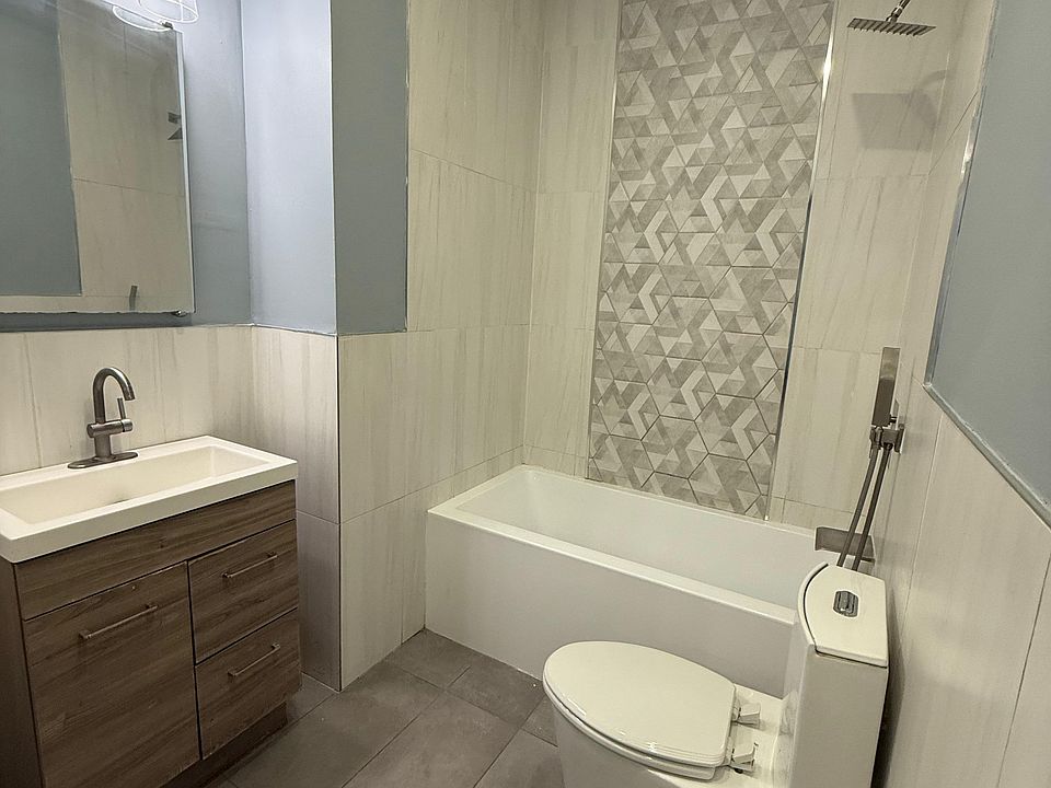2nd image of 305 Magnolia Ave #4