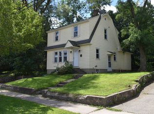 58 E 12th St, Clintonville, WI 54929