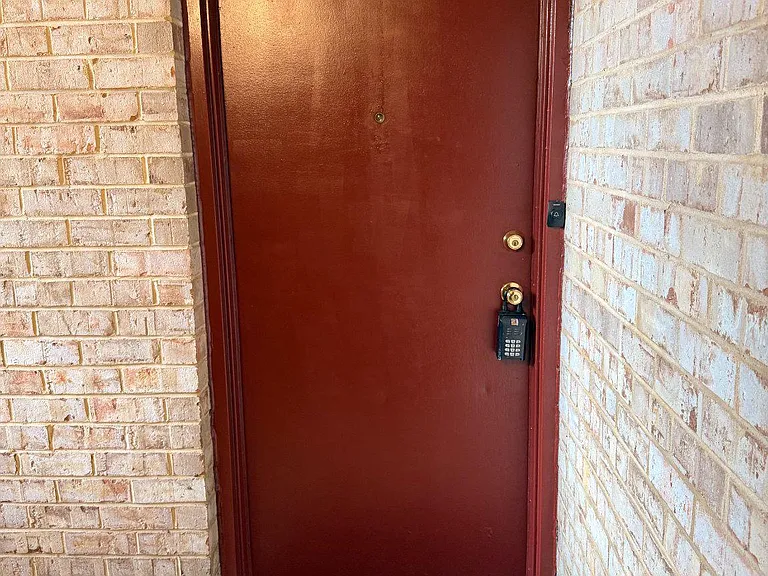 3330 Huntley Square Dr #T1 — Photo 2