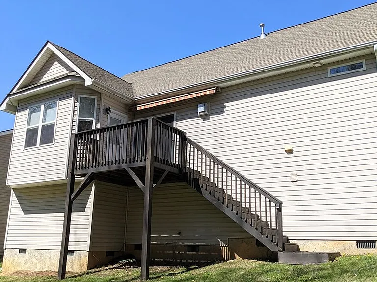 106 Woodcreek Cir — Photo 2