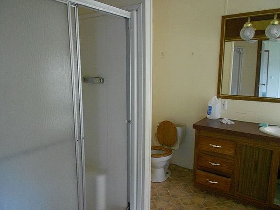 4th image of 30 Meadowview Ln