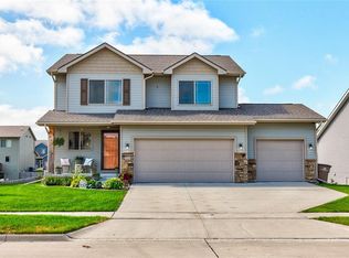 329 Aspen Dr NW, Bondurant, IA 50035