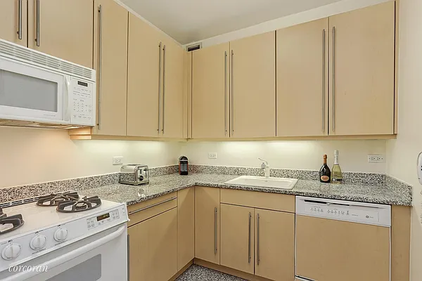 Sold by Corcoran | media 3