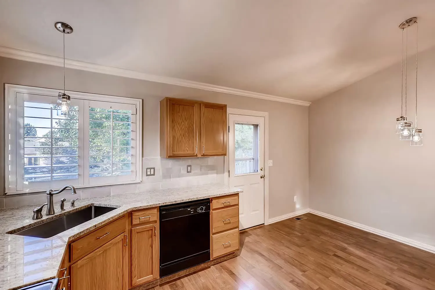 3 bed, 2176 sqft, $2,300 — Photo 4