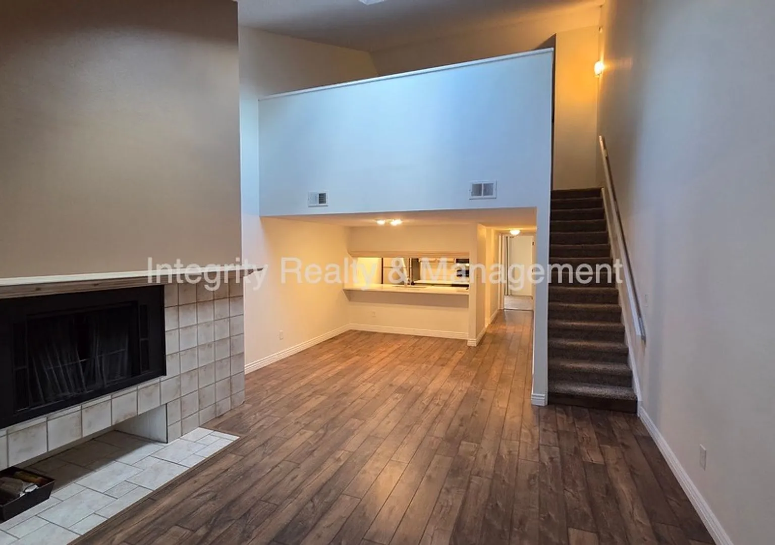 2 Bed/2 Bath, 1238 Sqft - 1782 Trenton St Unit 6 — Photo 3