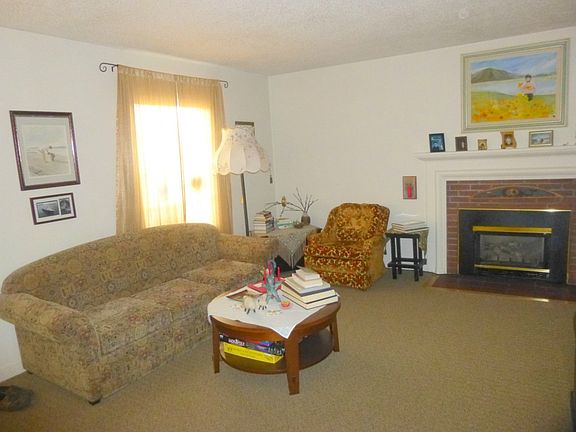 3rd image of 3728 N Gove St