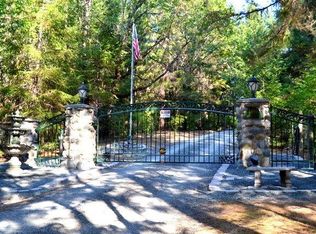 4889 Azalea Dr, Grants Pass, OR 97526