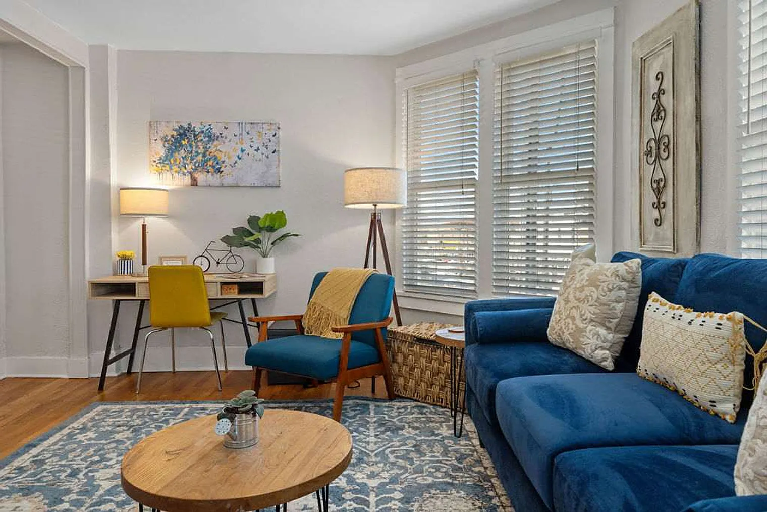 1 bed, 1.0 bath, 290 sqft, $4,192 — Photo 4