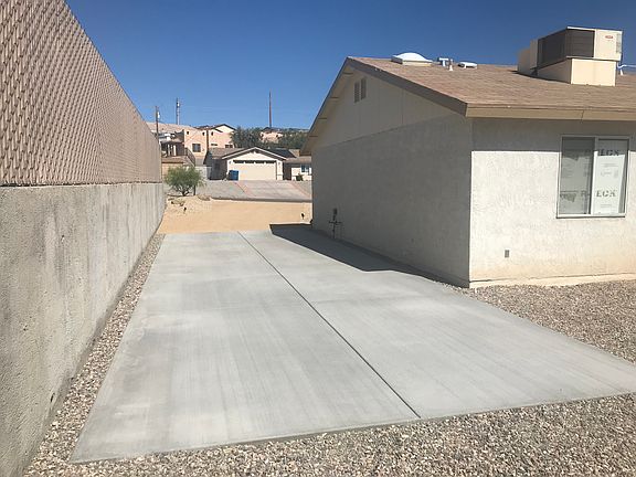 4th image of 2735 Arcadia Dr
