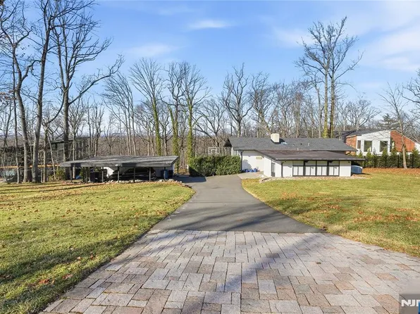 27 Suffolk Ln, Tenafly, NJ 07670