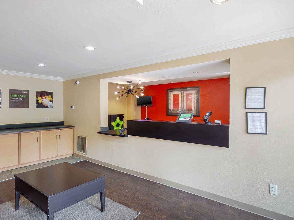 Lobby and Guest Check-in